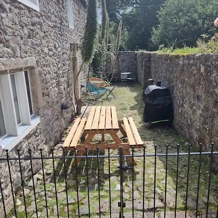 Luxury 5-star Cornish Barn - Pets Very Welcome Holiday home Camborne
